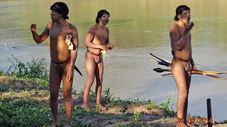Primul contact cu un trib izolat din Amazonia